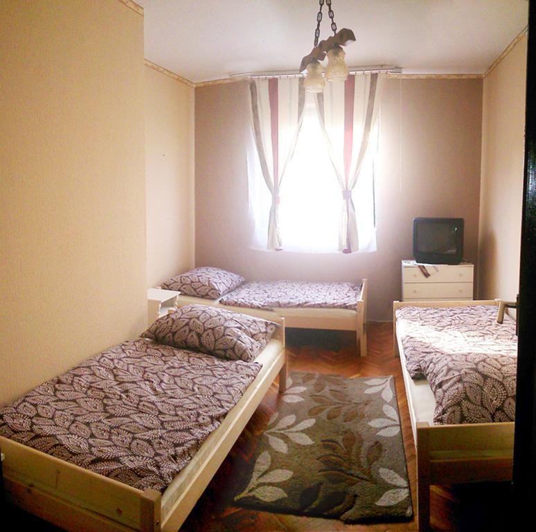 Orchidea Apartman Tata Cameră foto