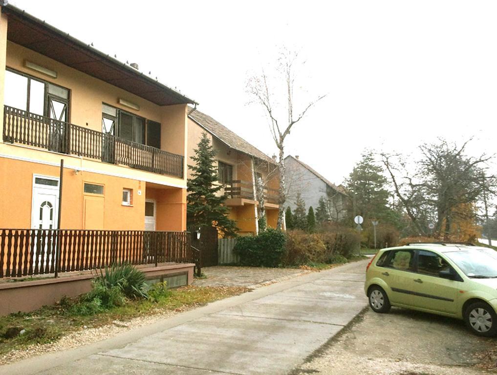 Orchidea Apartman Tata Cameră foto